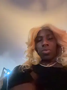 Snapshot of Motherbigbus chatting on 01.12.26 Motherbigbus online show from 01.12.26