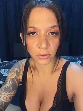 Snapshot of biadominatrix chatting on 06.11.26 biadominatrix online show from 06.11.26