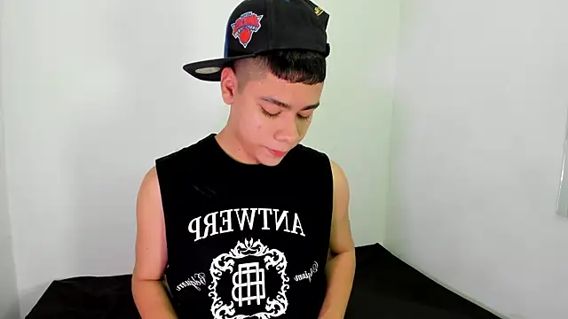 Lucastorrez01 online show from 03.17.26