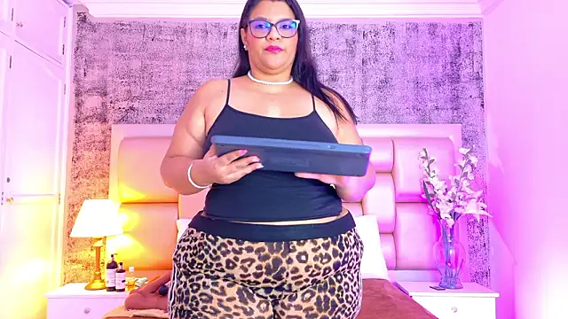 SelennaCooper online show from 02.26.26