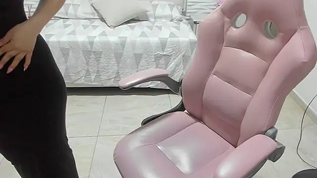 Snapshot of Tahira_bakir chatting on 11.20.25 Tahira bakir online show from 11.20.25