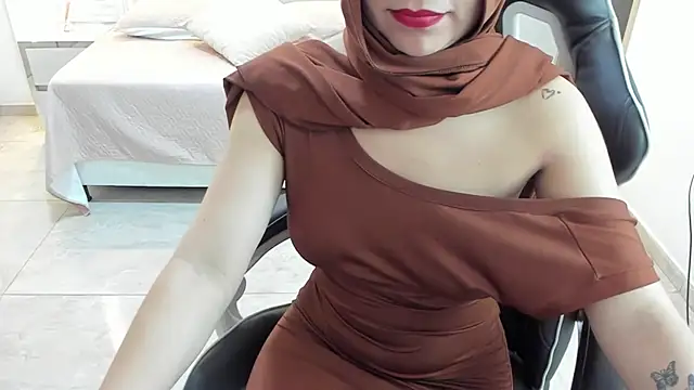 Snapshot of Tahira_bakir chatting on 11.25.25 Tahira bakir online show from 11.25.25