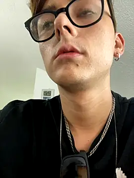 Boyfriend-Hot online show from 11.24.25