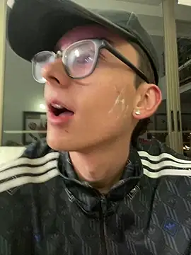 Boyfriend-Hot online show from 02.15.26