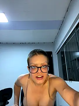 Snapshot of cantora chatting on 11.16.25 cantora online show from 11.16.25