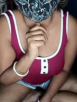 Snapshot of arpitaroy0 chatting on 11.19.25 arpitaroy0 online show from 11.19.25