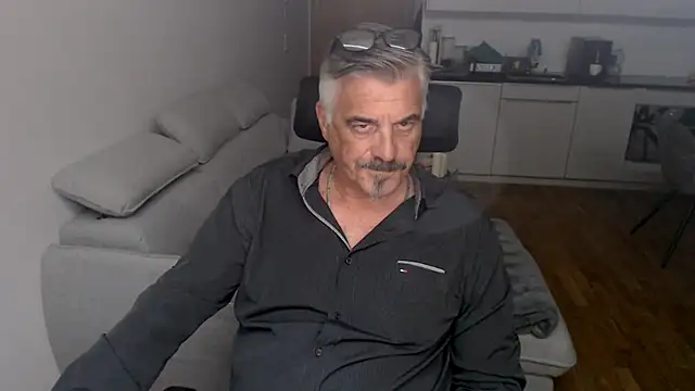 Buidapest online show from 01.08.26