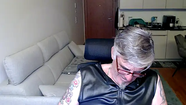 Snapshot of Buidapest chatting on 05.10.26 Buidapest online show from 05.10.26