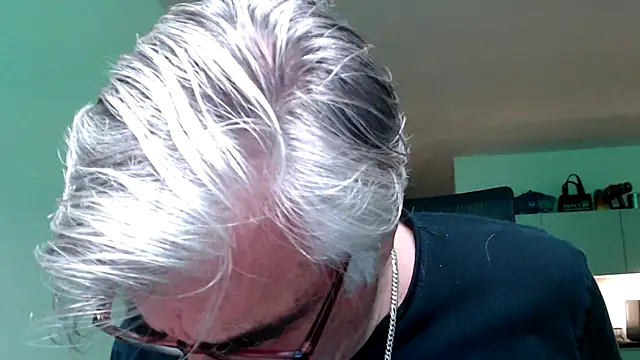 Snapshot of Buidapest chatting on 05.16.26 Buidapest online show from 05.16.26