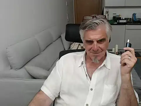 Snapshot of Buidapest chatting on 05.30.26 Buidapest online show from 05.30.26