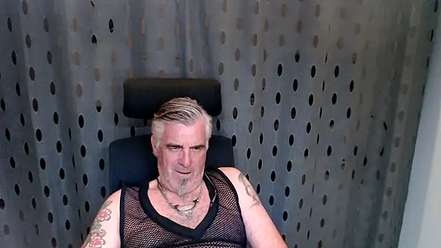 Snapshot of Buidapest chatting on 07.13.26 Buidapest online show from 07.13.26