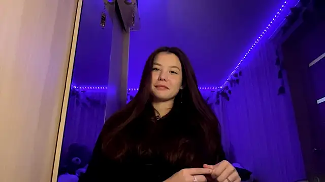 Snapshot of CutieSlim chatting on 11.27.25 CutieSlim online show from 11.27.25