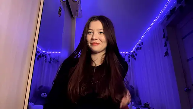 Snapshot of CutieSlim chatting on 11.28.25 CutieSlim online show from 11.28.25