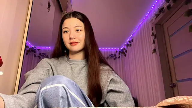 Snapshot of CutieSlim chatting on 12.16.25 CutieSlim online show from 12.16.25