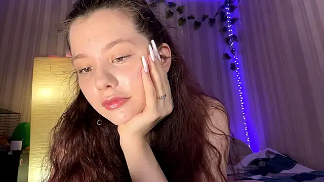 Snapshot of CutieSlim chatting on 02.25.26 CutieSlim online show from 02.25.26