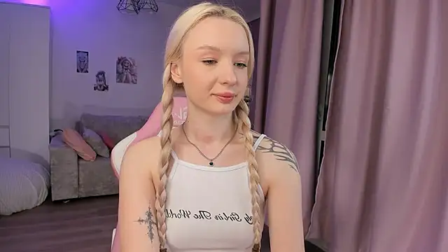 Tiffany Paw online show from 02.21.26