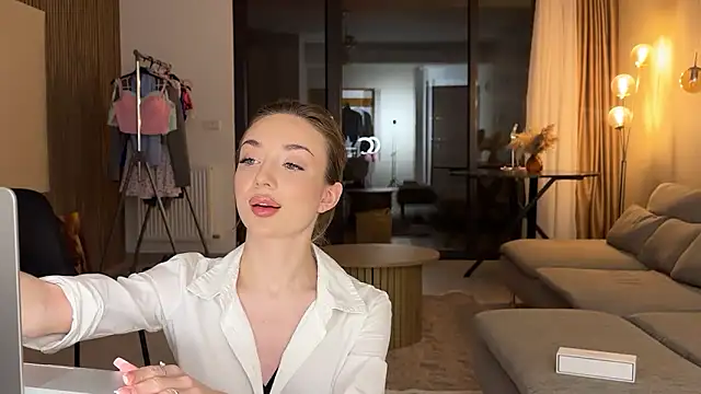 Jolienne online show from 03.24.26