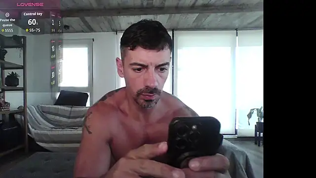 Snapshot of vanessato chatting on 02.14.26 vanessato online show from 02.14.26