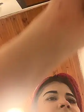 Snapshot of Dannii- chatting on 02.08.26 Dannii- online show from 02.08.26