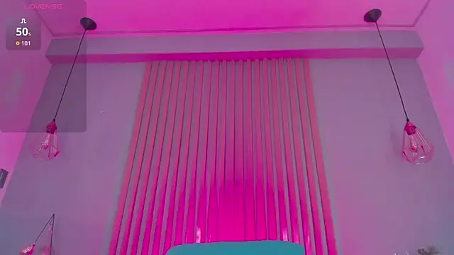 Snapshot of nicolesteele_ chatting on 12.16.25 nicolesteele online show from 12.16.25