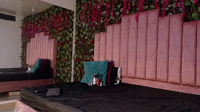 MiaJanss online show from 12.01.25