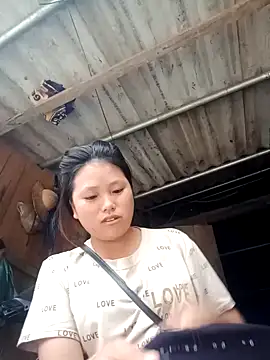 Snapshot of amazo-vv chatting on 11.17.25 amazo-vv online show from 11.17.25