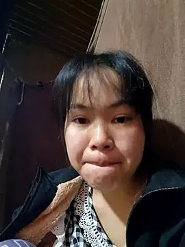 Snapshot of Xiu-L chatting on 11.23.25 Xiu-L online show from 11.23.25