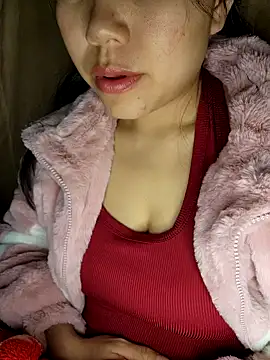 Snapshot of Xiu-L chatting on 11.26.25 Xiu-L online show from 11.26.25