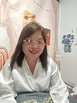 Snapshot of Cover-baa chatting on 04.17.26 Cover-baa online show from 04.17.26