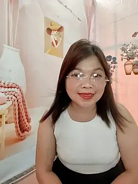 Snapshot of Cover-baa chatting on 05.04.26 Cover-baa online show from 05.04.26