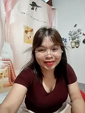 Snapshot of Cover-baa chatting on 05.16.26 Cover-baa online show from 05.16.26