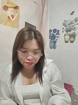 Snapshot of Cover-baa chatting on 05.23.26 Cover-baa online show from 05.23.26