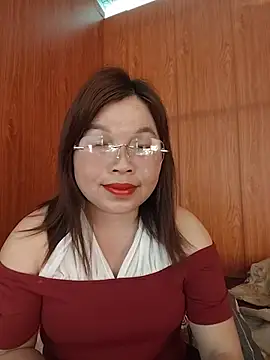 Snapshot of Cover-baa chatting on 05.25.26 Cover-baa online show from 05.25.26