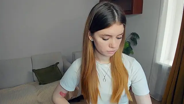 AngelesBenitz online show from 11.22.25