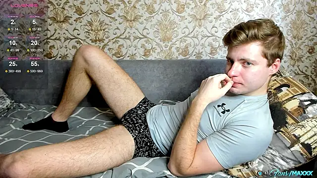 Snapshot of Maxhornyblondieman chatting on 02.28.26 Maxhornyblondieman online show from 02.28.26