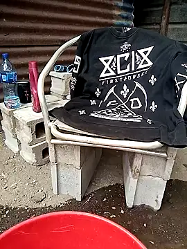 Snapshot of juunioreest chatting on 11.25.25 juunioreest online show from 11.25.25