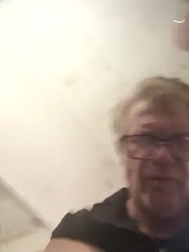 Snapshot of Hardwarelane67 chatting on 03.18.26 Hardwarelane67 online show from 03.18.26