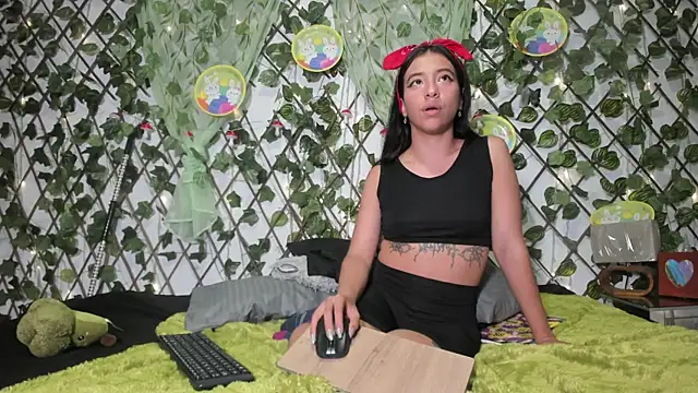 LittlePeach  online show from 04.09.26