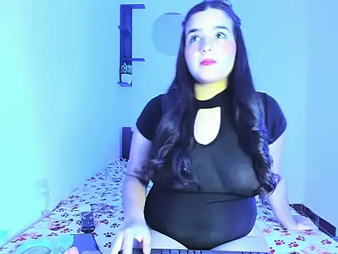 Babyhoney18 online show from 12.16.25