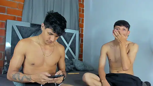 Snapshot of MaelSebasAndRobert1 chatting on 12.18.25 MaelSebasAndRobert1 online show from 12.18.25