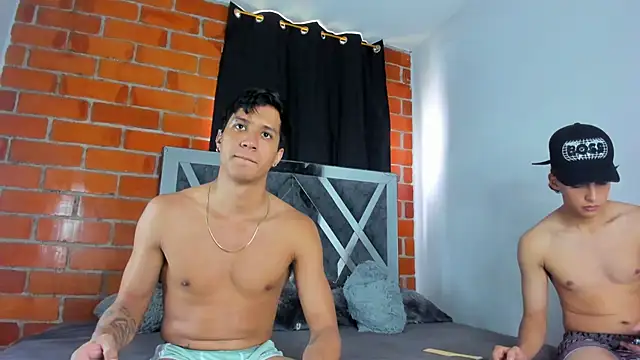 Snapshot of MaelSebasAndRobert1 chatting on 01.05.26 MaelSebasAndRobert1 online show from 01.05.26