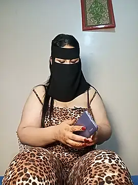 Snapshot of fati35flou chatting on 07.19.26 fati35flou online show from 07.19.26