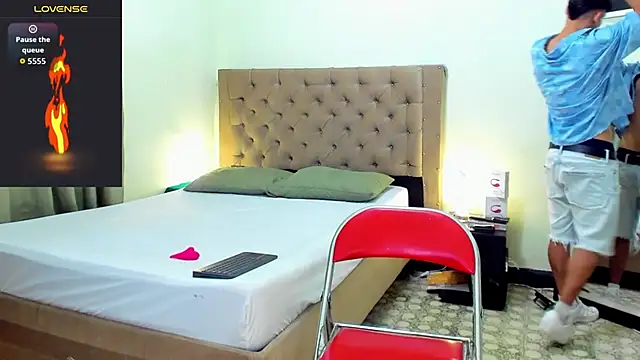 Snapshot of blorelopez chatting on 01.14.26 blorelopez online show from 01.14.26