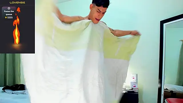 Snapshot of blorelopez chatting on 01.15.26 blorelopez online show from 01.15.26