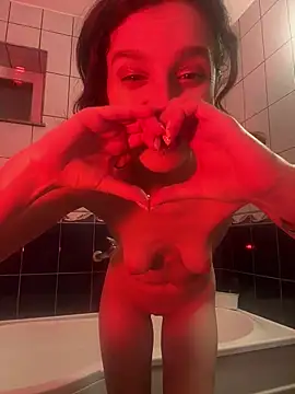 Snapshot of AnnaHarperX chatting on 03.01.25 AnnaHarperX online show from 03.01.25