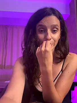 Snapshot of AnnaHarperX chatting on 09.24.25 AnnaHarperX online show from 09.24.25