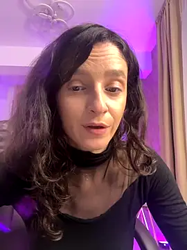 Snapshot of AnnaHarperX chatting on 09.29.25 AnnaHarperX online show from 09.29.25