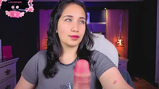 Snapshot of Lauroberts7 chatting on 02.16.26 Lauroberts7 online show from 02.16.26