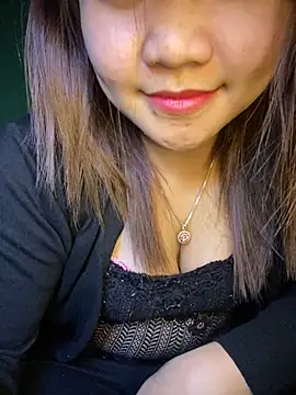 Snapshot of Sunset-yll chatting on 02.21.26 Sunset-yll online show from 02.21.26