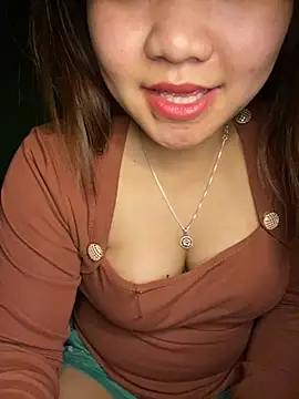 Snapshot of Sunset-yll chatting on 02.23.26 Sunset-yll online show from 02.23.26